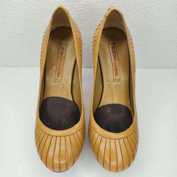 BCBG Maxazaria Tan Leather Heels EUC - Picture 3 of 16